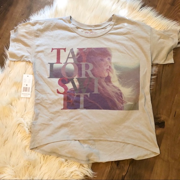 Taylor Swift Tops - 🔴 Taylor Swift New Short Sleeve Tee Shirt